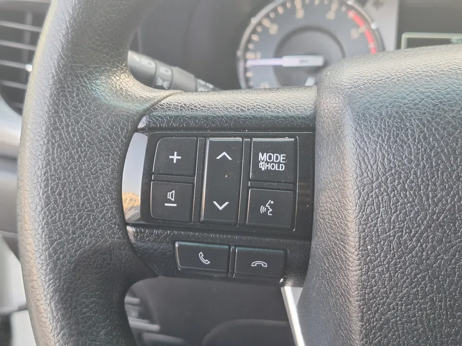 تويوتا هايلكس S GLX 2022 