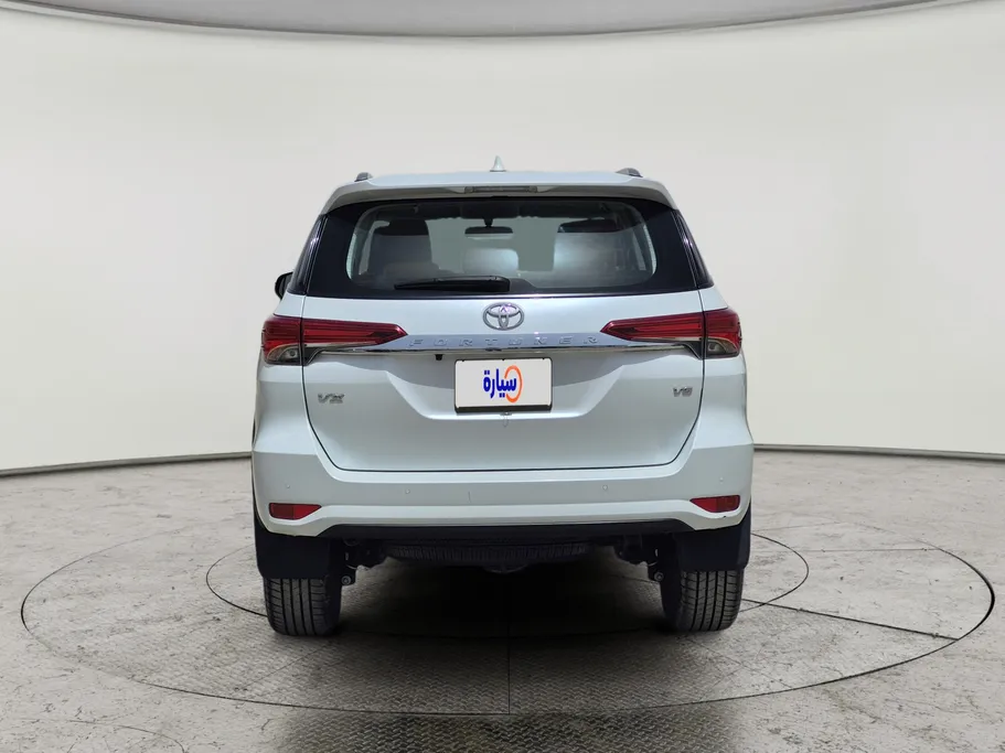 تويوتا فورتشنر VX 2023 