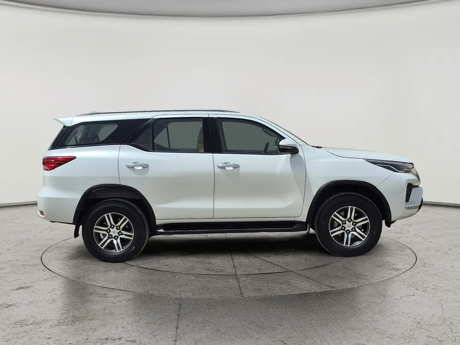 تويوتا فورتشنر VX 2023 