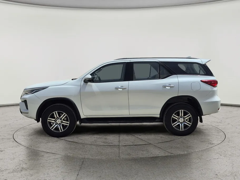 تويوتا فورتشنر VX 2023 