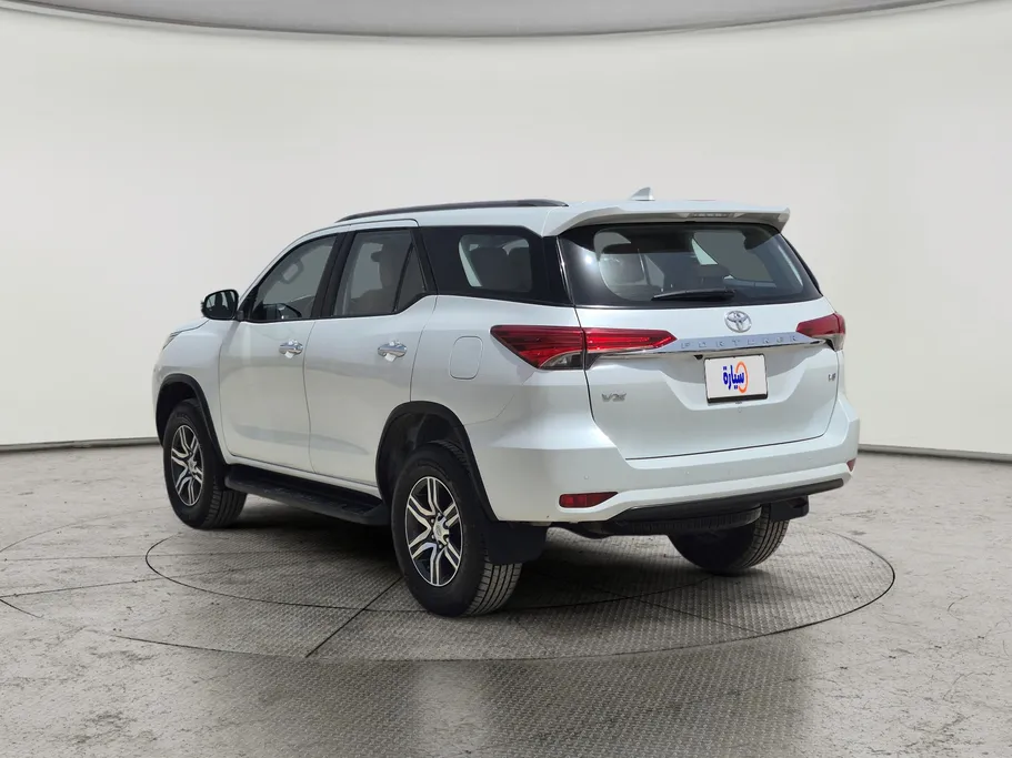 تويوتا فورتشنر VX 2023 