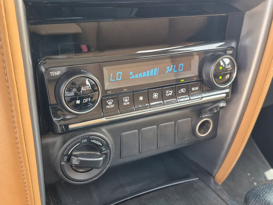 تويوتا فورتشنر VX 2023 