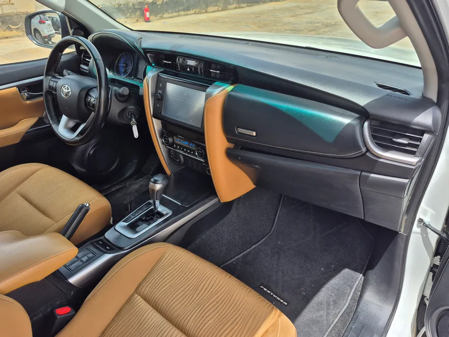 تويوتا فورتشنر VX 2023 