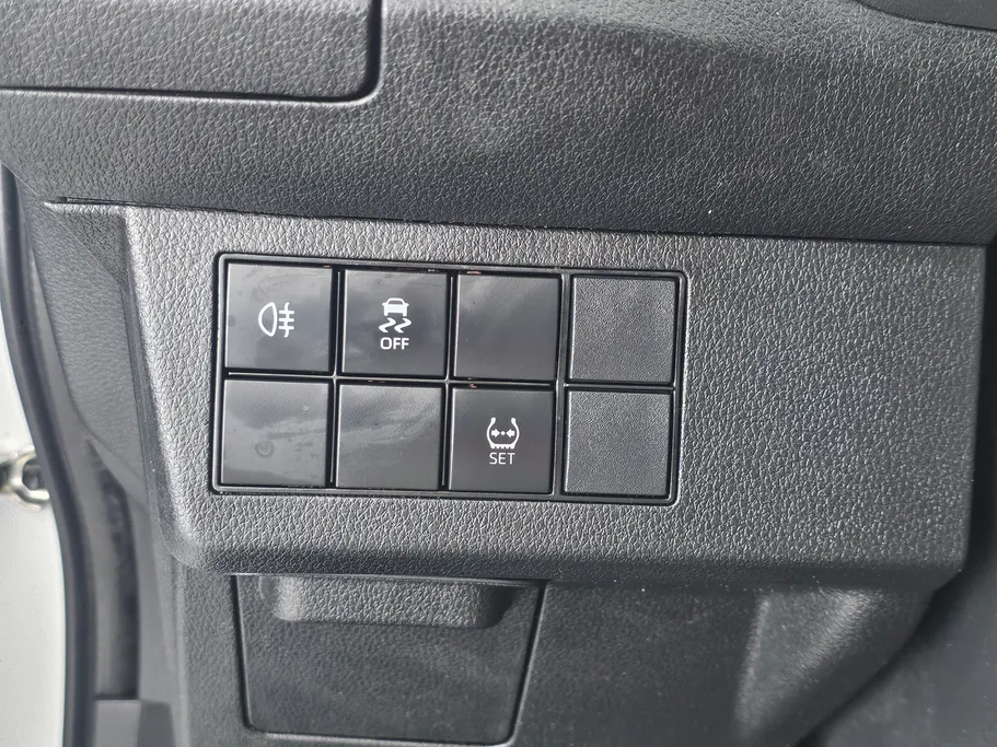 تويوتا يارس Y 2023 