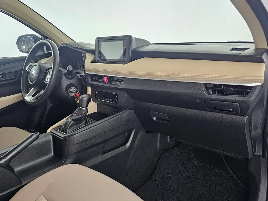 تويوتا يارس Y 2023 