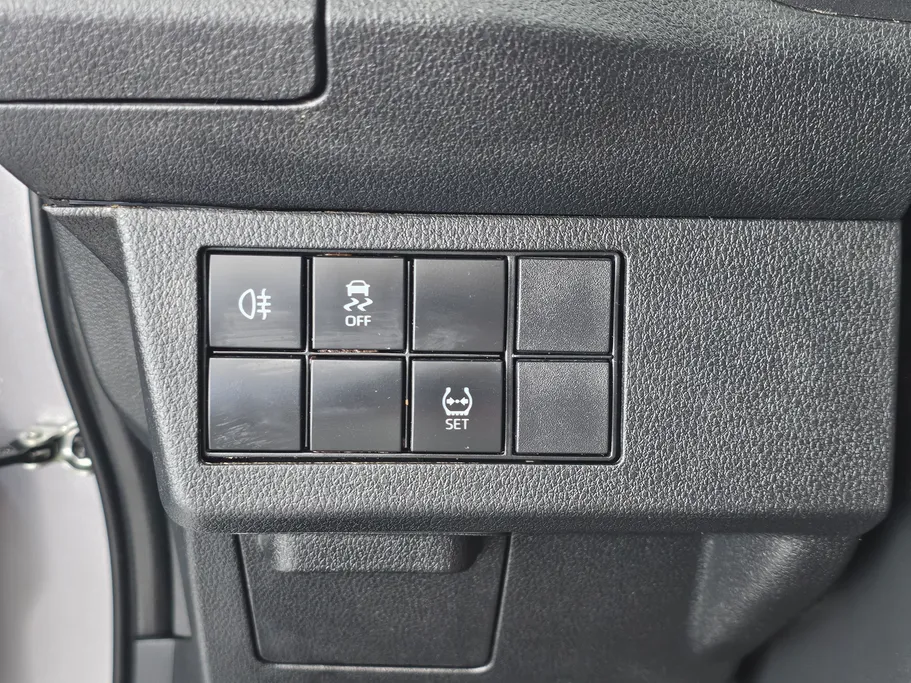 تويوتا يارس Y 2023 