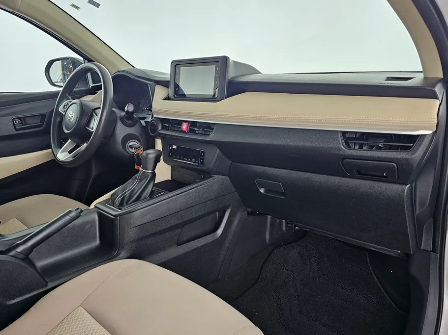 تويوتا يارس Y 2023 