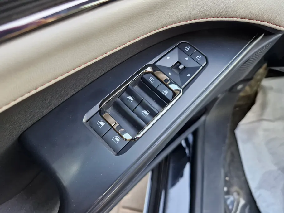 2023 Ford Taurus Trend 