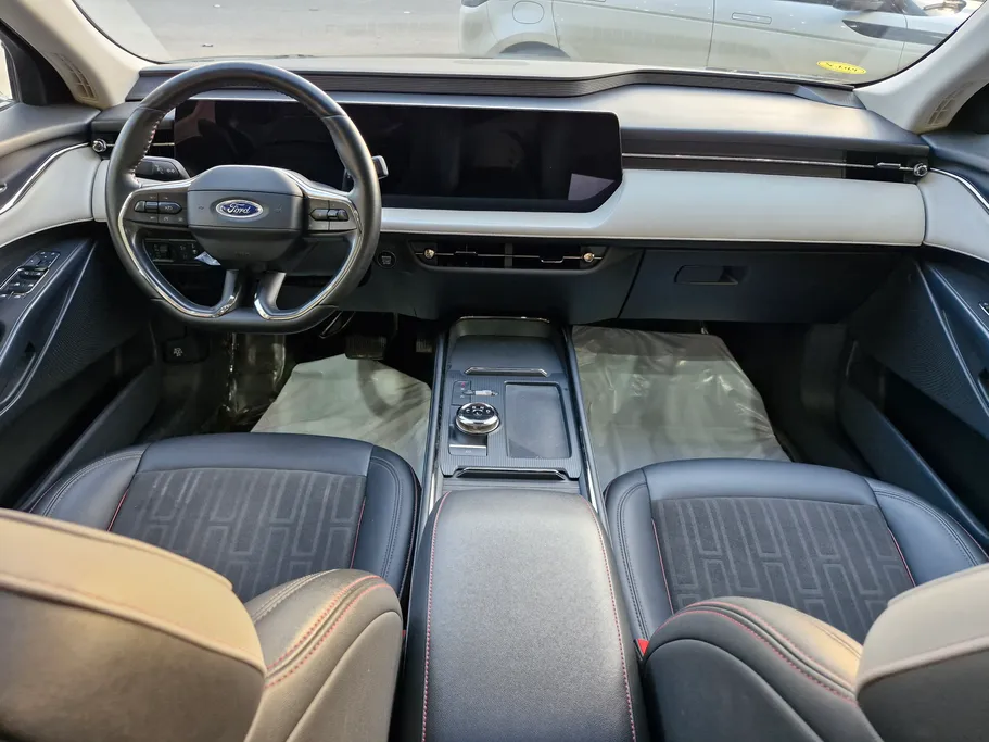 2023 Ford Taurus Trend 