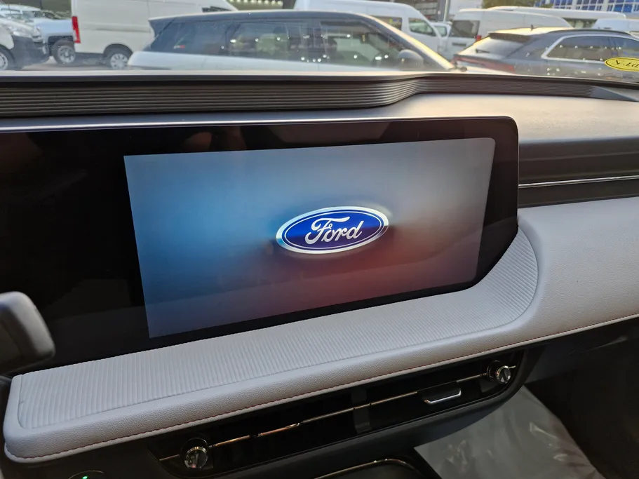 2023 Ford Taurus Trend 