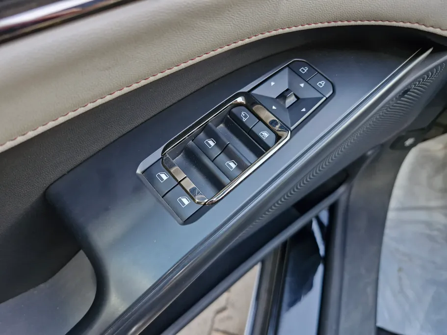 2023 Ford Taurus Trend 