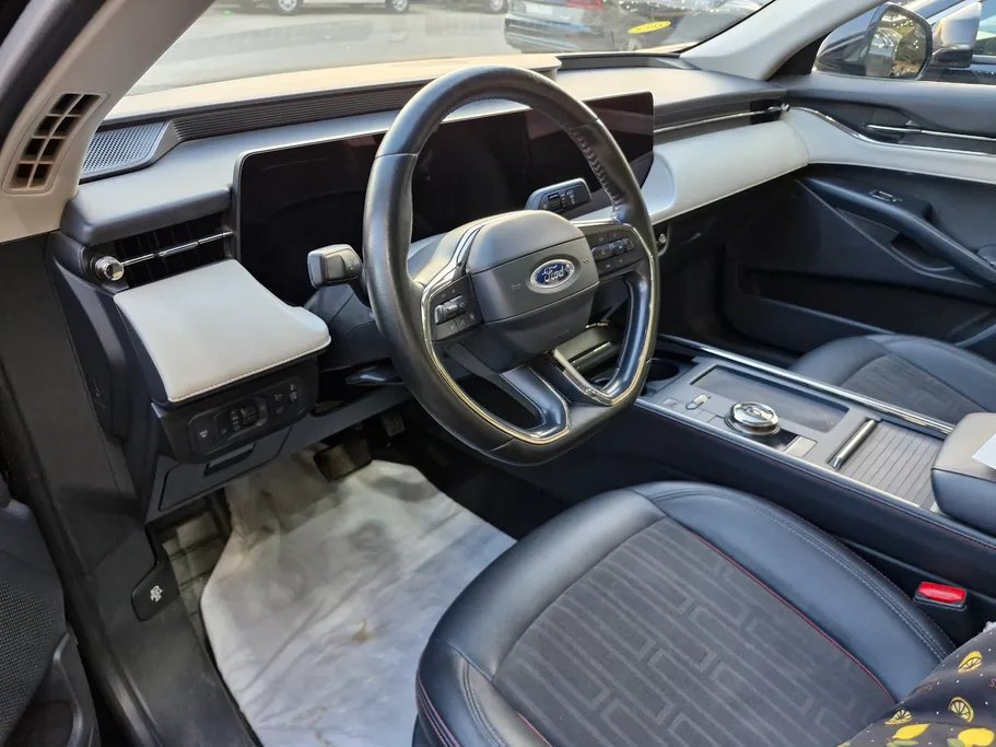 2023 Ford Taurus Trend 