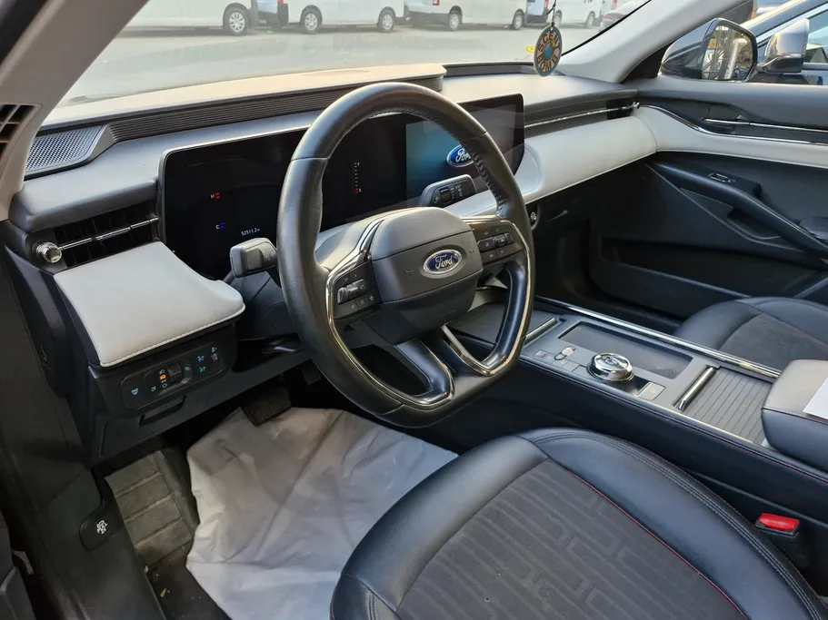 2023 Ford Taurus Trend 