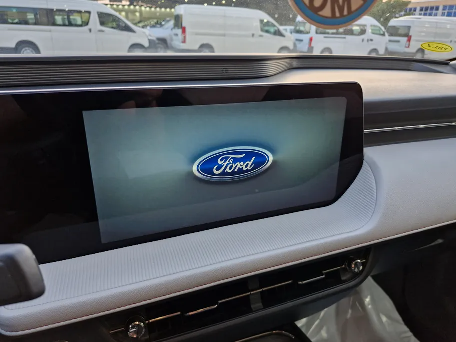 2023 Ford Taurus Trend 