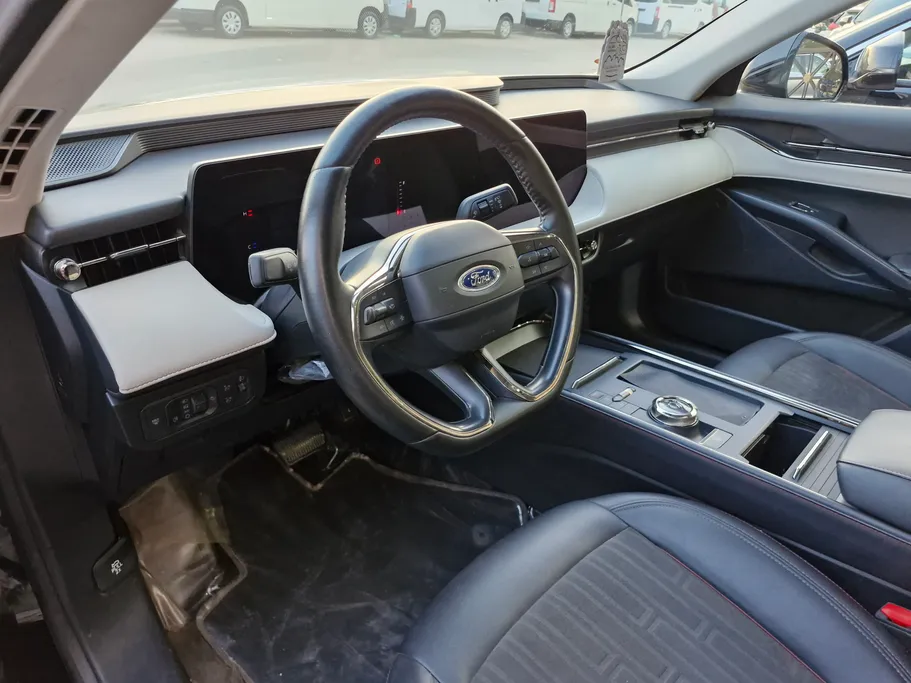 2023 Ford Taurus Trend 