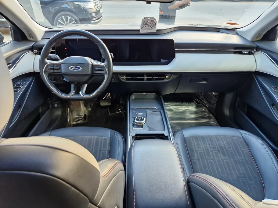 2023 Ford Taurus Trend 