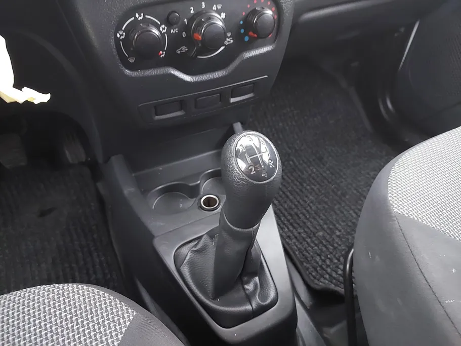 2020 Renault Docker Van بضاعة 