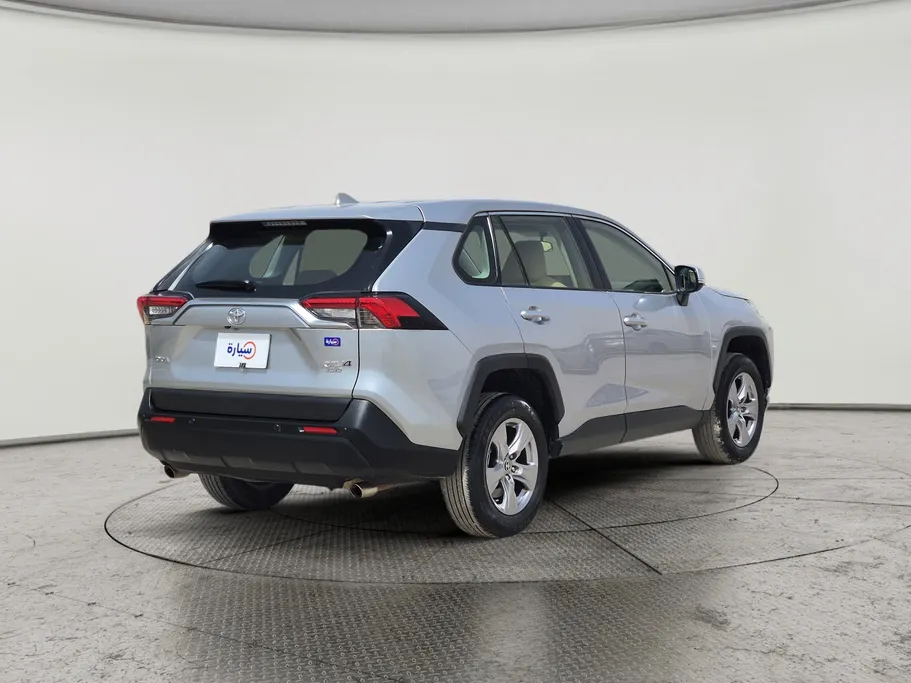 تويوتا راف فور LE 2024 