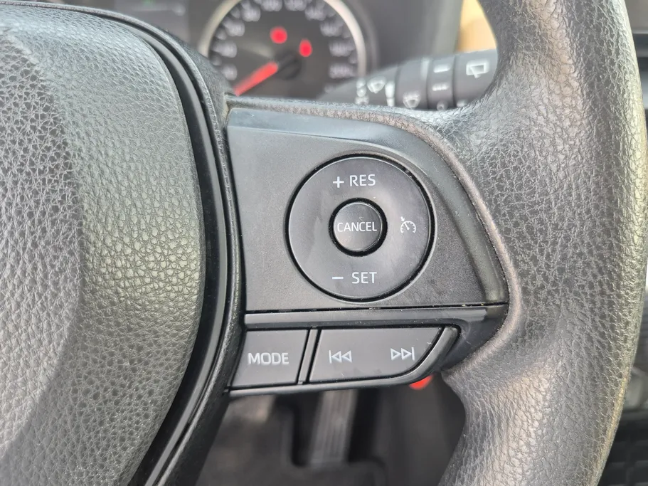 تويوتا راف فور LE 2024 