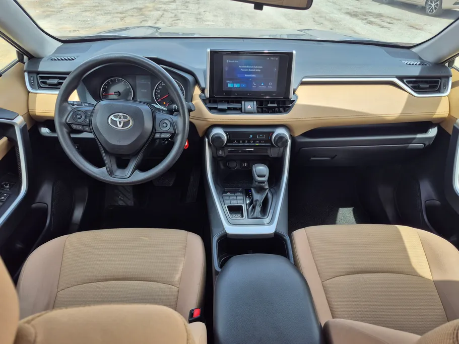 تويوتا راف فور LE 2024 