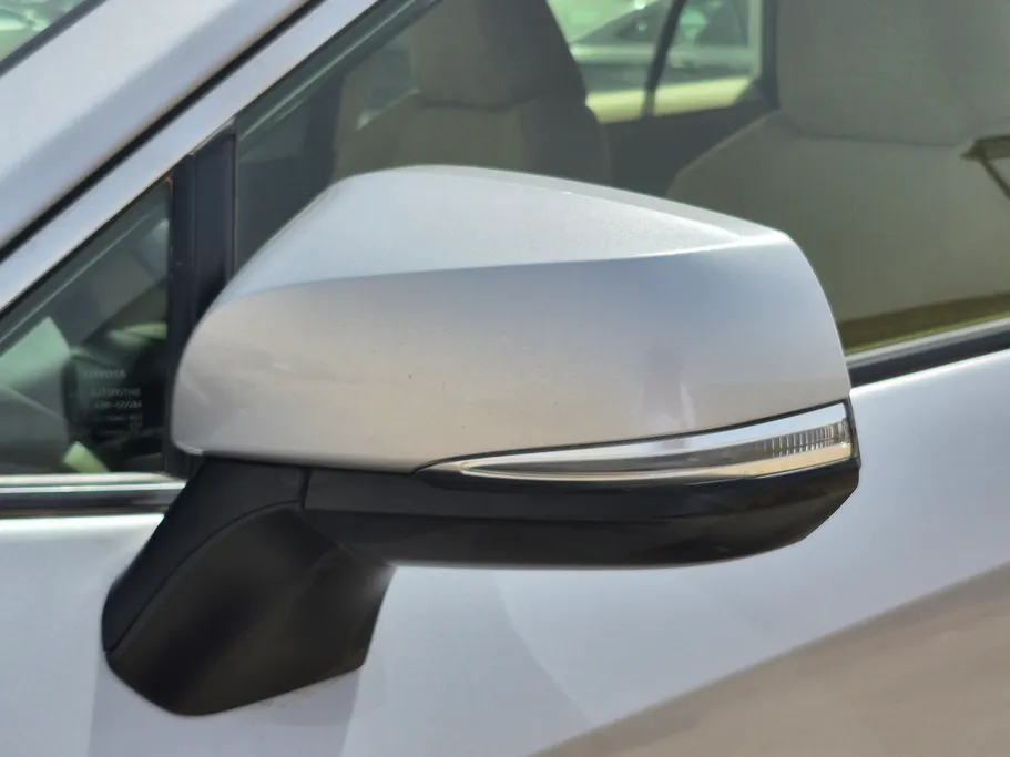 تويوتا راف فور LE 2024 