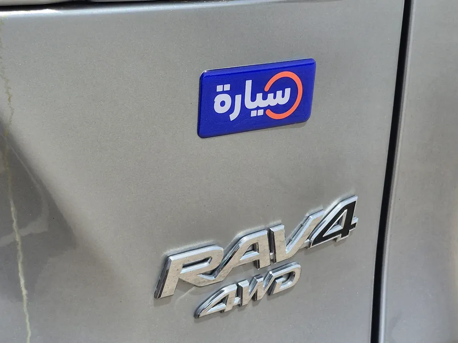 تويوتا راف فور LE 2024 