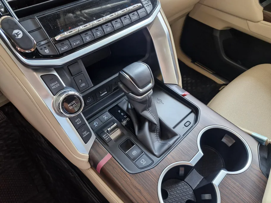 2025 Toyota Land Cruiser GXR 