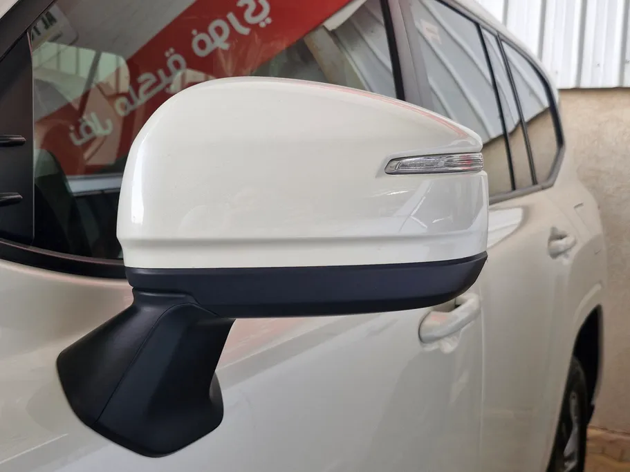 2025 Toyota Land Cruiser GXR 