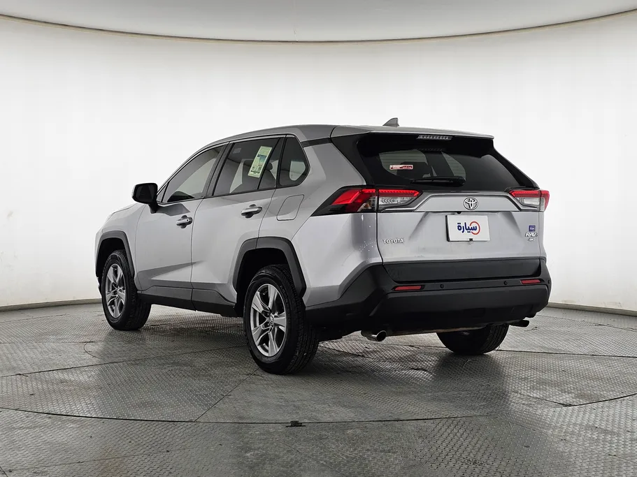 تويوتا راف فور LE 2022 