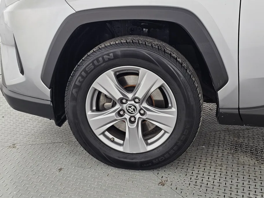 تويوتا راف فور LE 2022 