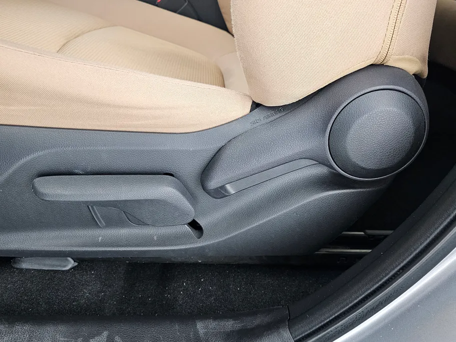 تويوتا راف فور LE 2022 