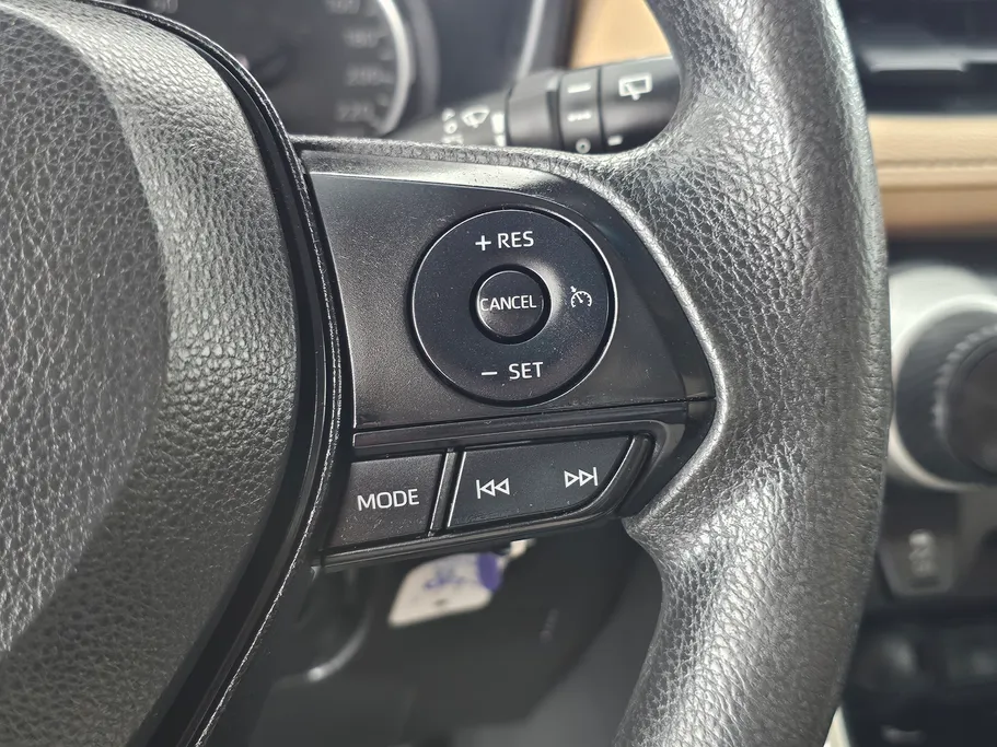 تويوتا راف فور LE 2022 