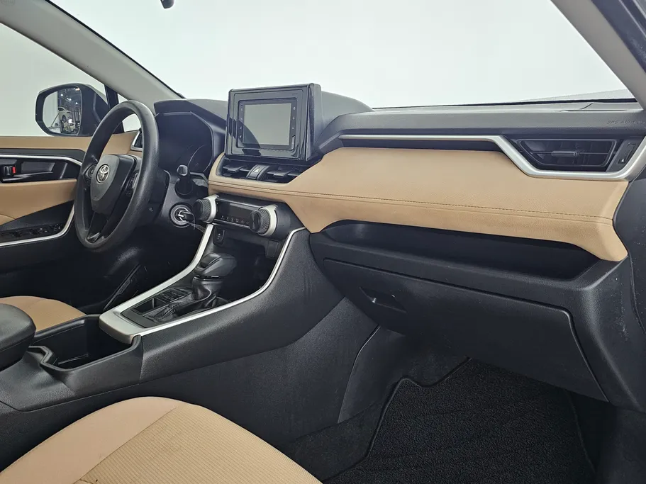 تويوتا راف فور LE 2022 