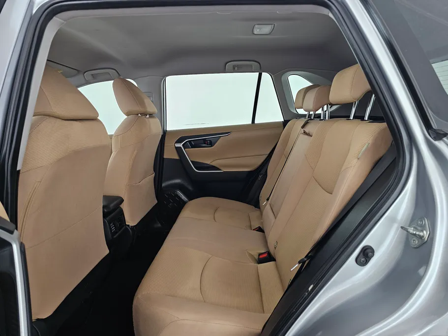 تويوتا راف فور LE 2022 