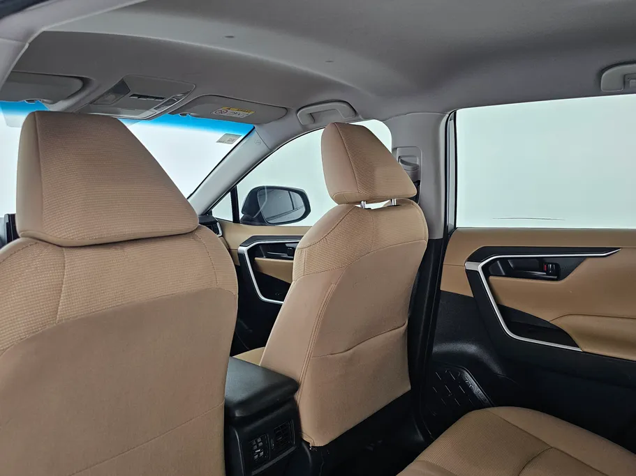 تويوتا راف فور LE 2022 