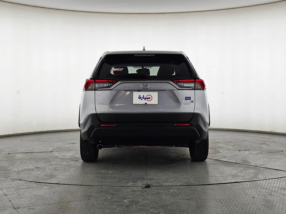 تويوتا راف فور LE 2022 