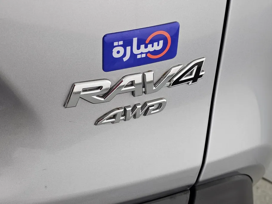 تويوتا راف فور LE 2022 