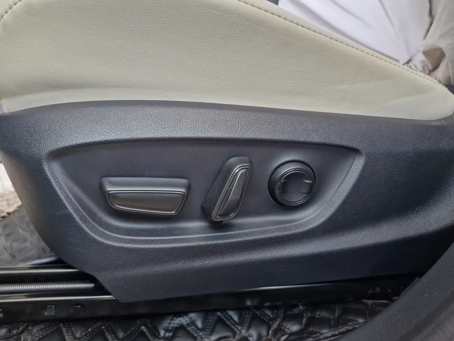 2025 Toyota Crown Premium 