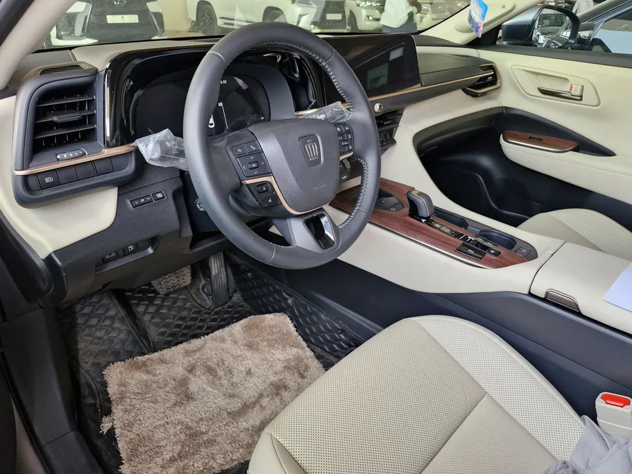 2025 Toyota Crown Premium 