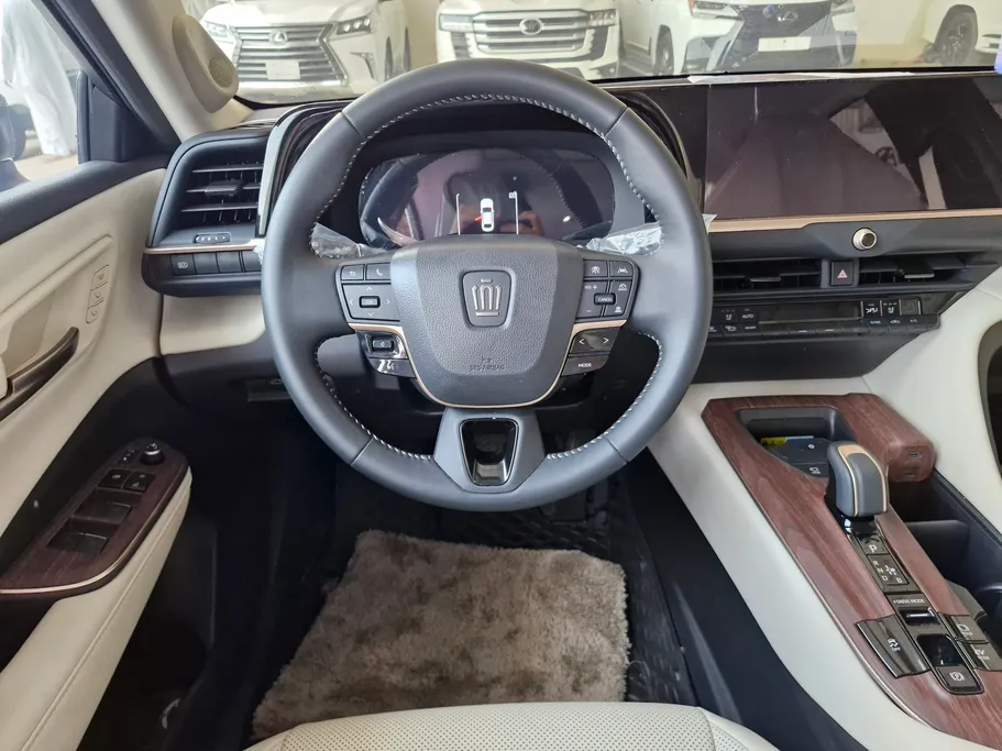 2025 Toyota Crown Premium 