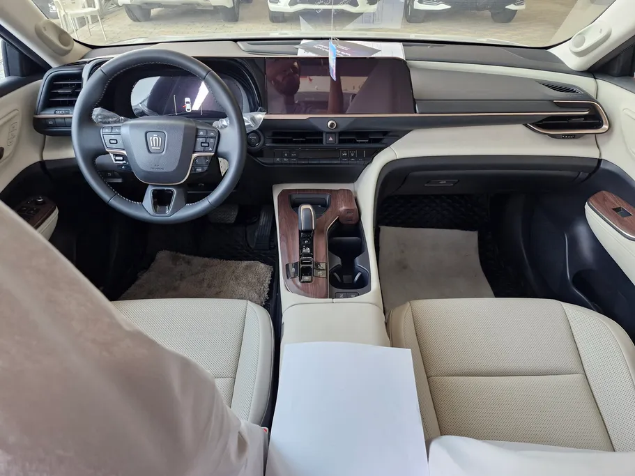 2025 Toyota Crown Premium 