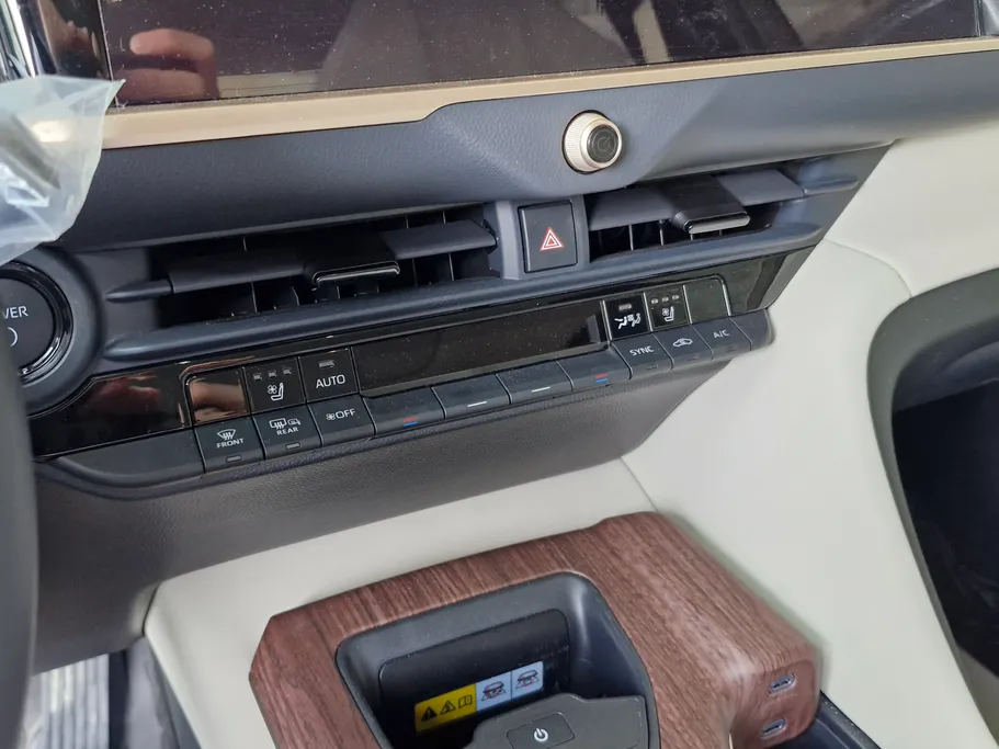 2025 Toyota Crown Premium 