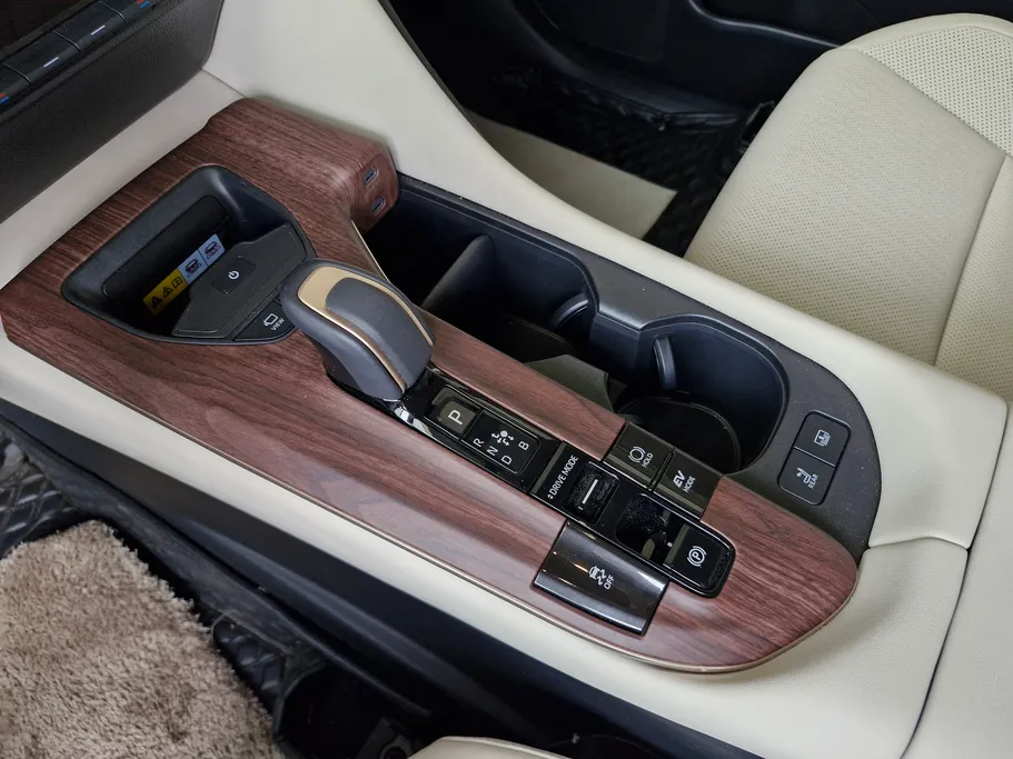 2025 Toyota Crown Premium 