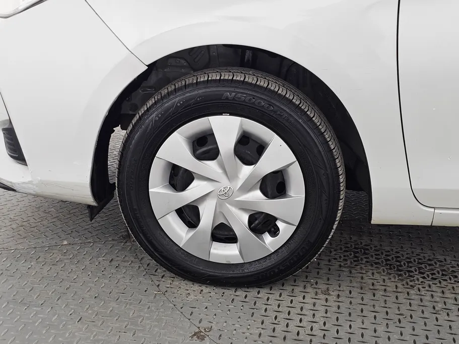 2022 Toyota Yaris  Y 