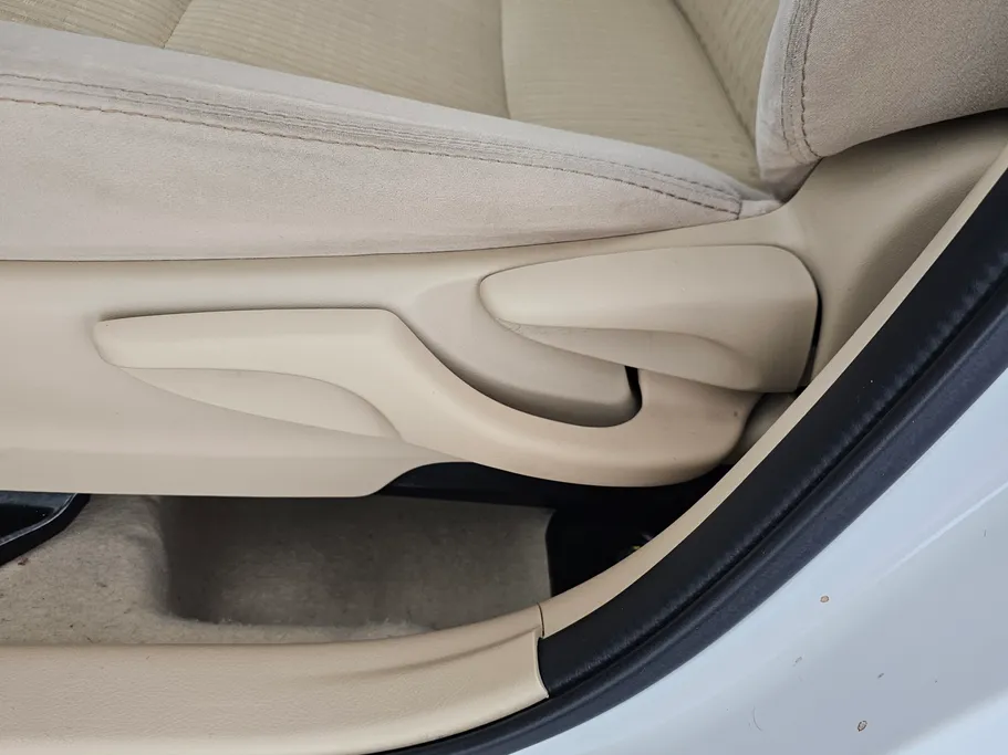 2022 Toyota Yaris  Y 