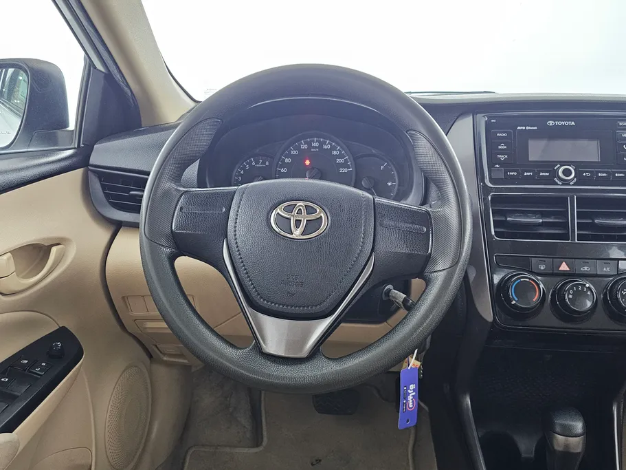 2022 Toyota Yaris  Y 