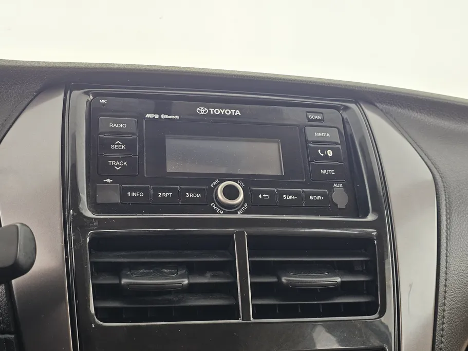 2022 Toyota Yaris  Y 