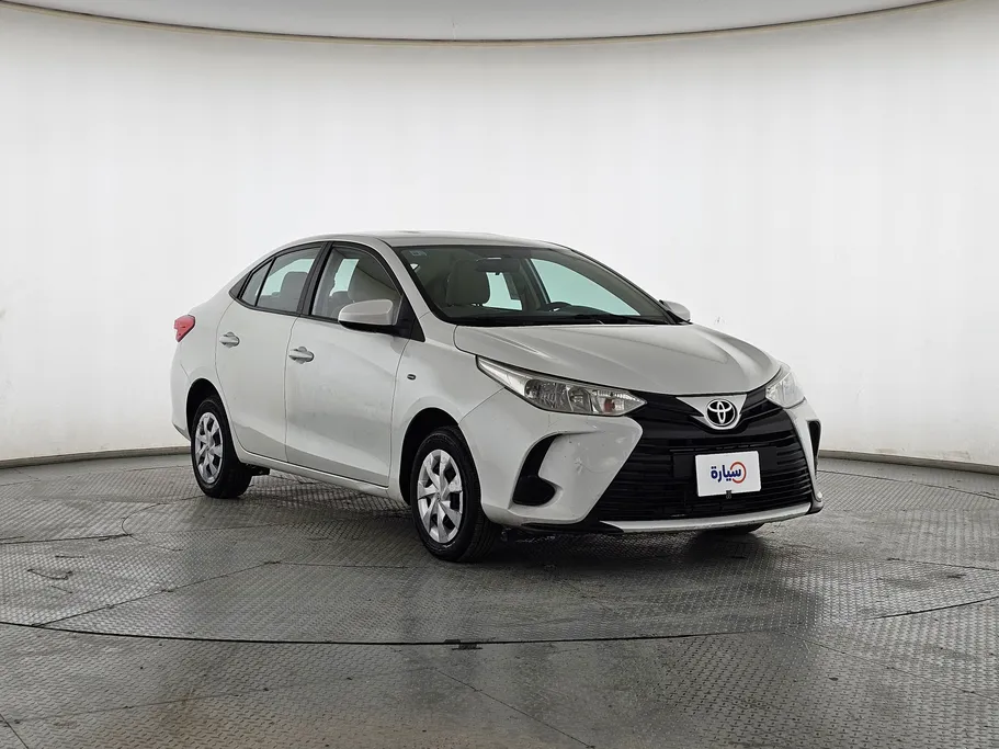 2022 Toyota Yaris  Y 