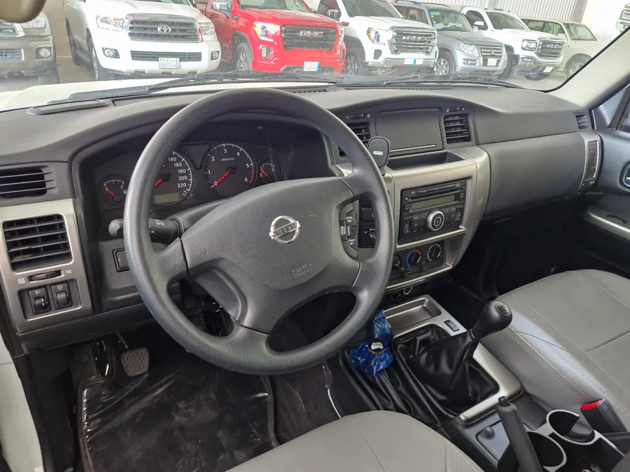 2023 Nissan Patrol GL 