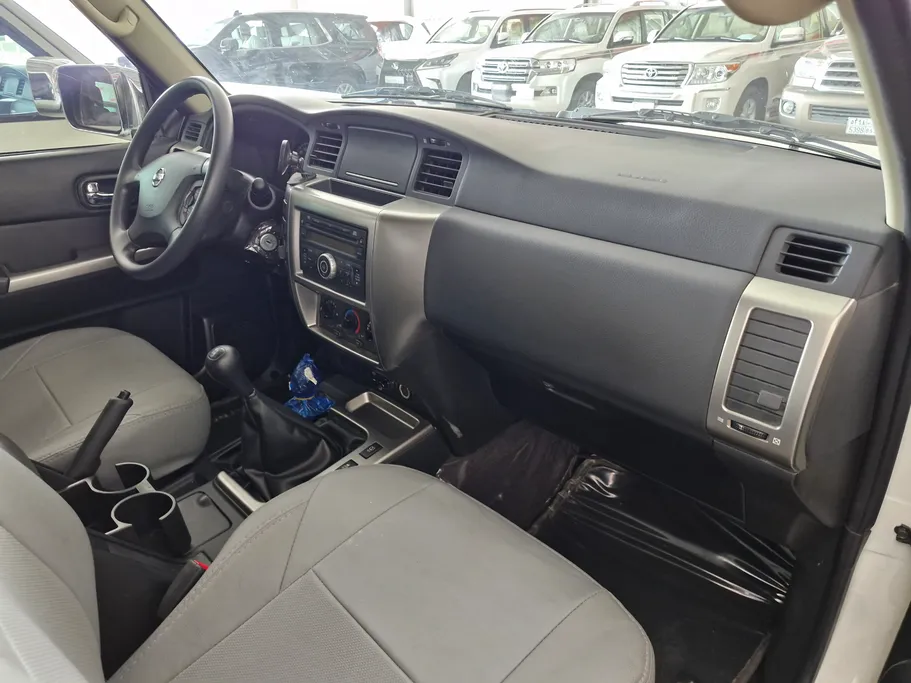 2023 Nissan Patrol GL 